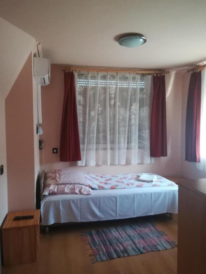 Karika Vendégház Hajdúszoboszló Esterno foto