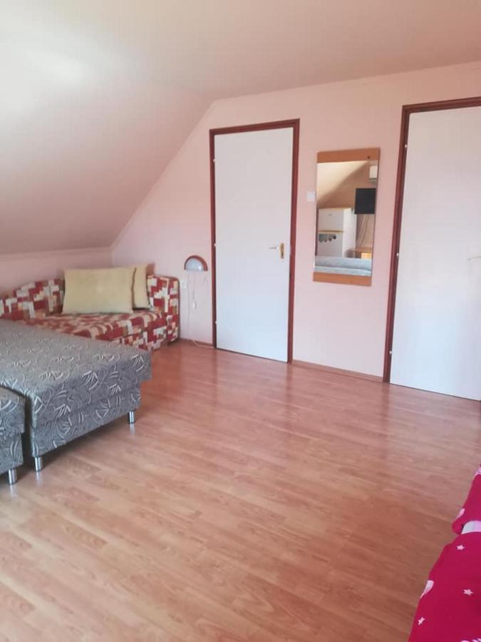 Karika Vendégház Hajdúszoboszló Esterno foto