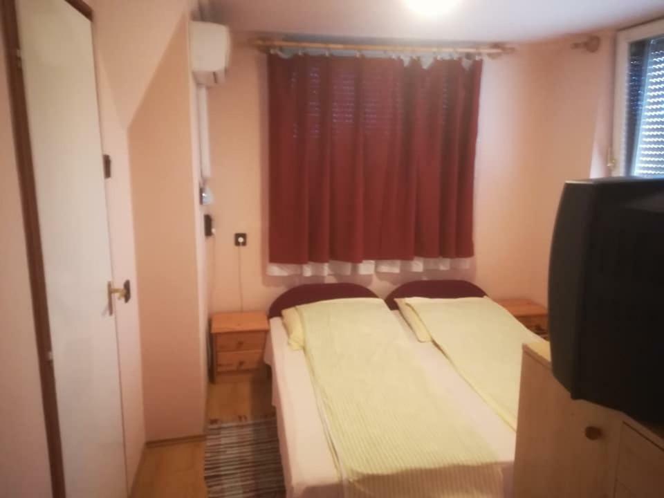 Karika Vendégház Hajdúszoboszló Esterno foto